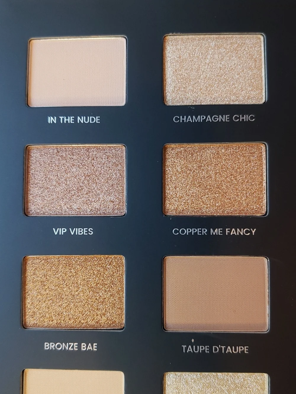 Day to Slay Eyeshadow Palette  20 pans Full Size. Iconic London